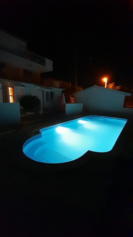 Apartments Mihovilovic - 50 M From Beach Slatine Luaran gambar