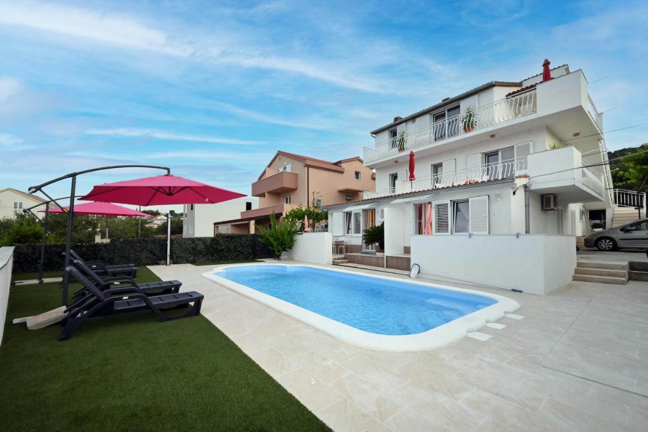Apartments Mihovilovic - 50 M From Beach Slatine Luaran gambar