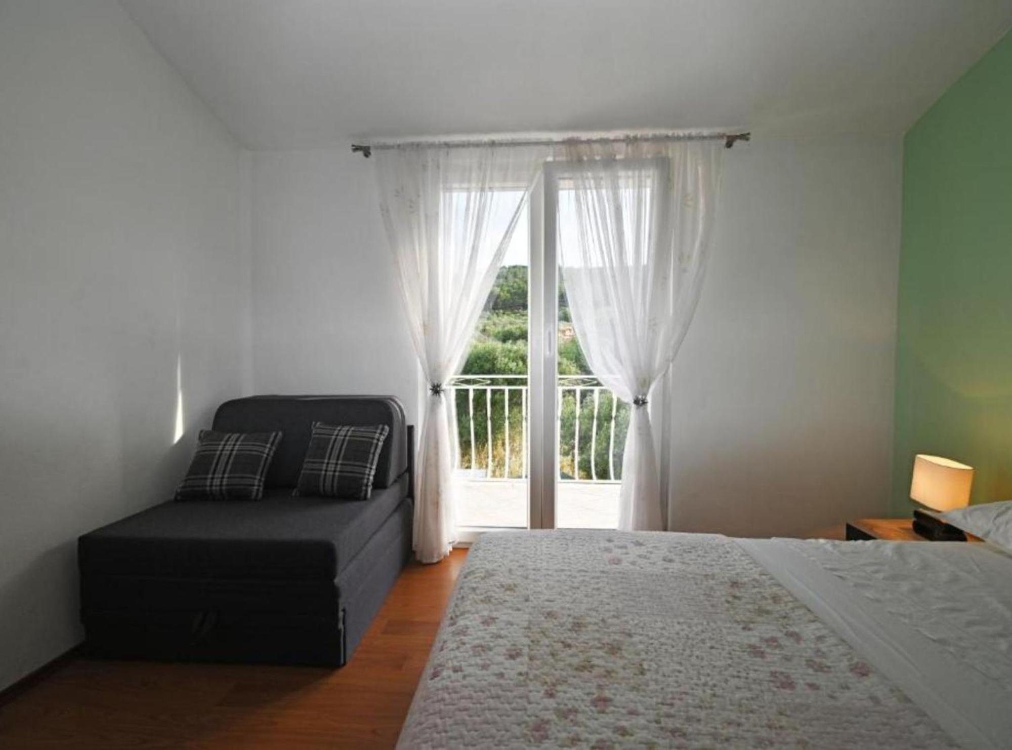 Apartments Mihovilovic - 50 M From Beach Slatine Luaran gambar