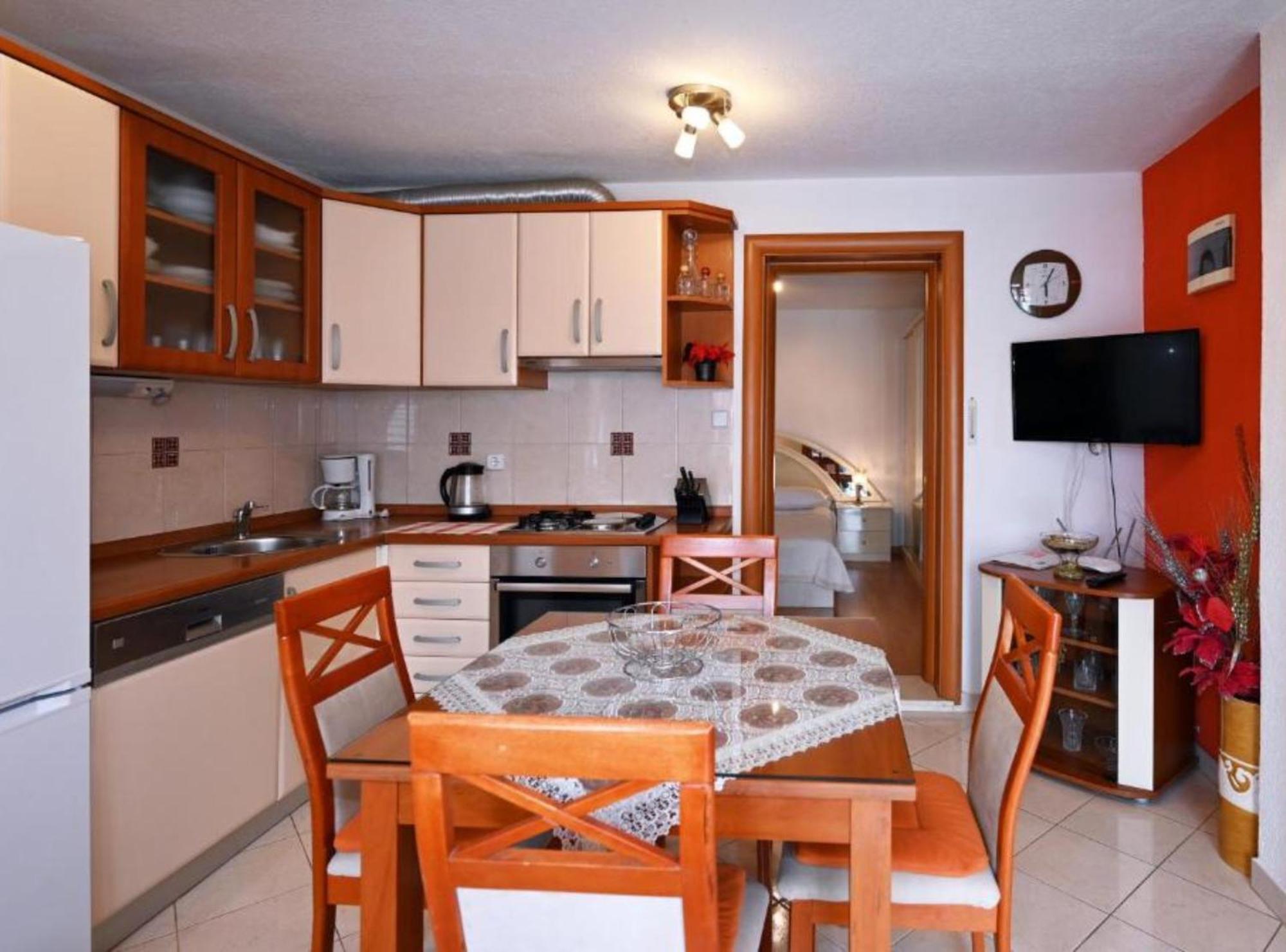 Apartments Mihovilovic - 50 M From Beach Slatine Luaran gambar