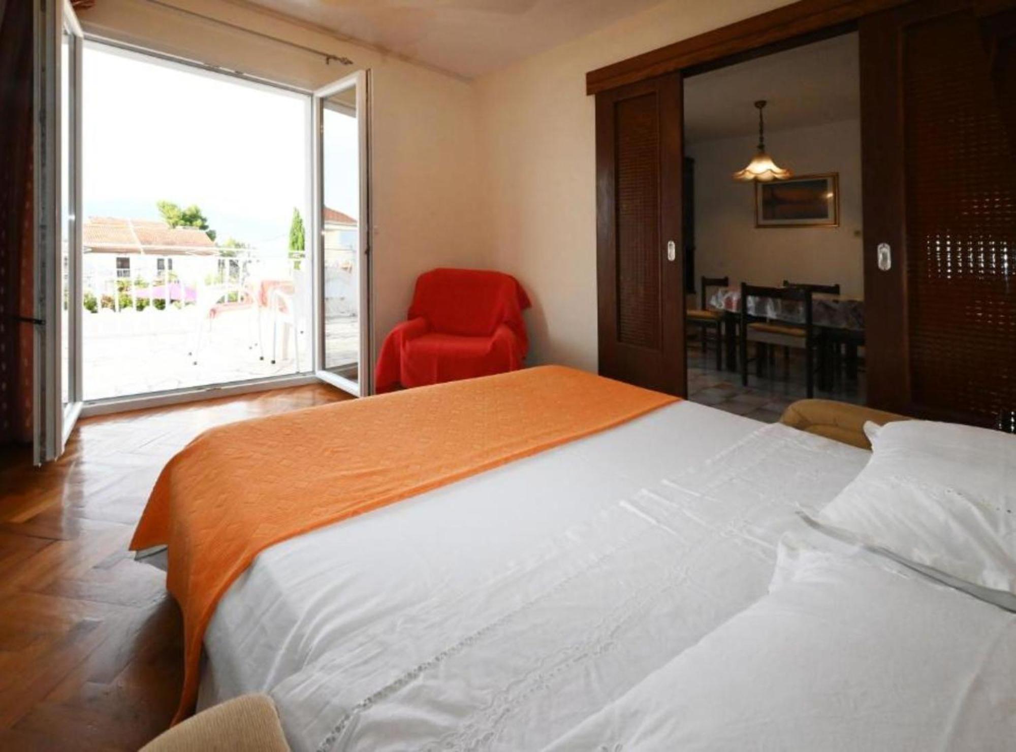 Apartments Mihovilovic - 50 M From Beach Slatine Luaran gambar